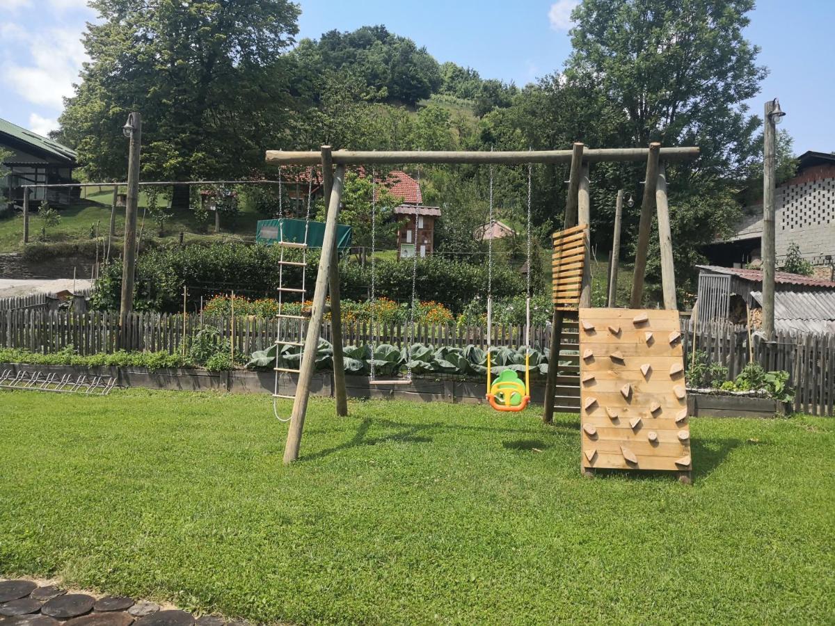 Glamping Naselje Zeleni Turizem Hotel Makole Exterior photo