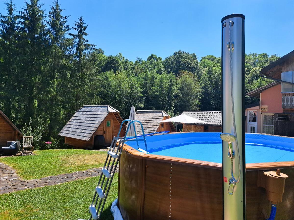 Glamping Naselje Zeleni Turizem Hotel Makole Exterior photo